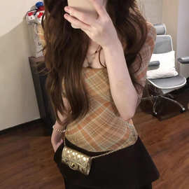 复古格纹u领长袖正肩t恤女秋季小个子修身收腰打底衫辣妹短款上衣