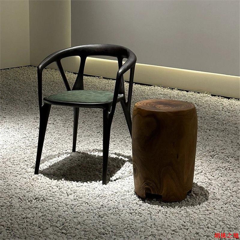 Diseñador minimalista italiano retro silla de comedor de madera maciza moderna minimalista artística creativa mesa de té de madera de cera blanca silla maestro