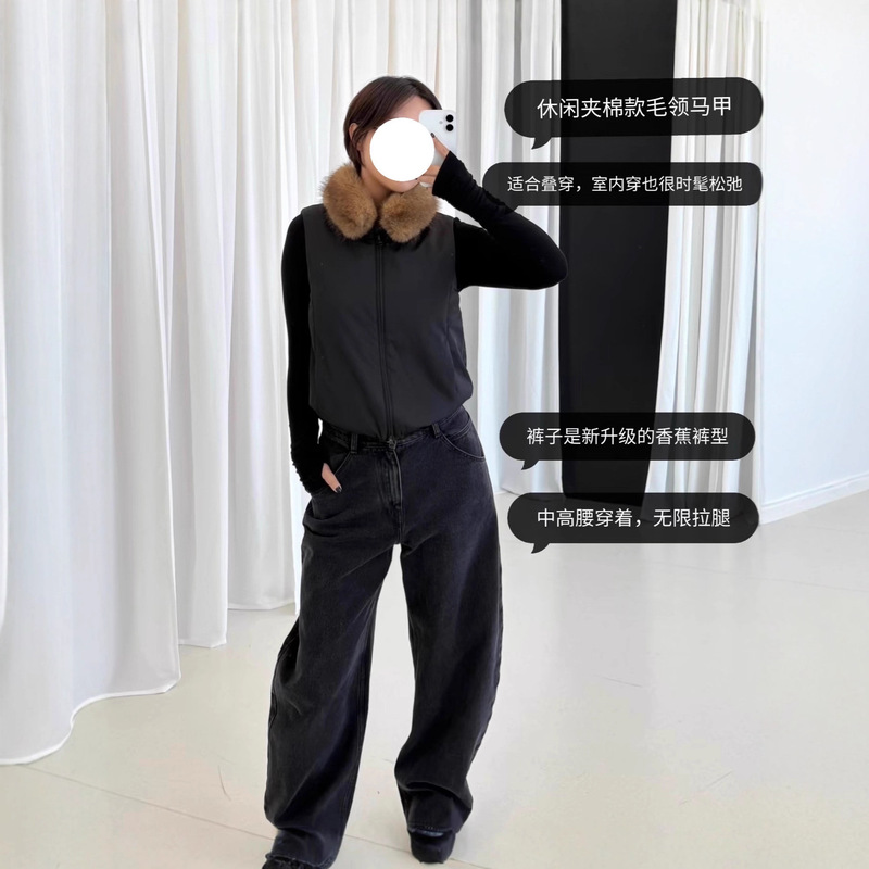 In-Stock Niche Designer Style Detachable Fur Collar Cotton Vest Short Sleeveless Jacket Top for Women Black In-Stock Niche Designer Style Detachable Fur Collar Cotton Vest Short Sleeveless Jacket Top for Women Black
