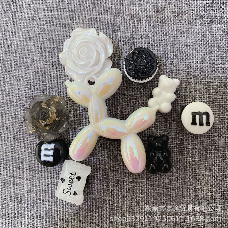 Croc Shoes, Flower Shoe Buckles, Accessories, Detachable DIY Little White Dog Kaws Set, Cartoon Cute Wholesale Croc Shoes, Flower Shoe Buckles, Accessories, Detachable DIY Little White Dog Kaws Set, Cartoon Cute Wholesale