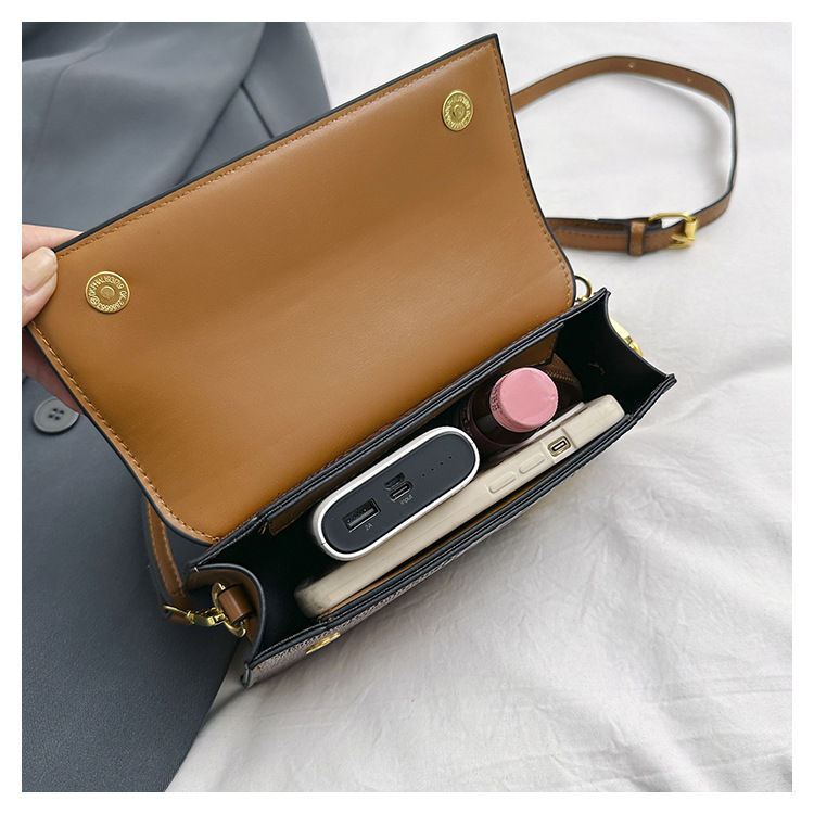 2024 bolso cuadrado pequeño, sentimiento transfronterizo de alta gama, estilo de nicho, bolso de mujer con letras extranjeras, bandolera con patrón de cocodrilo