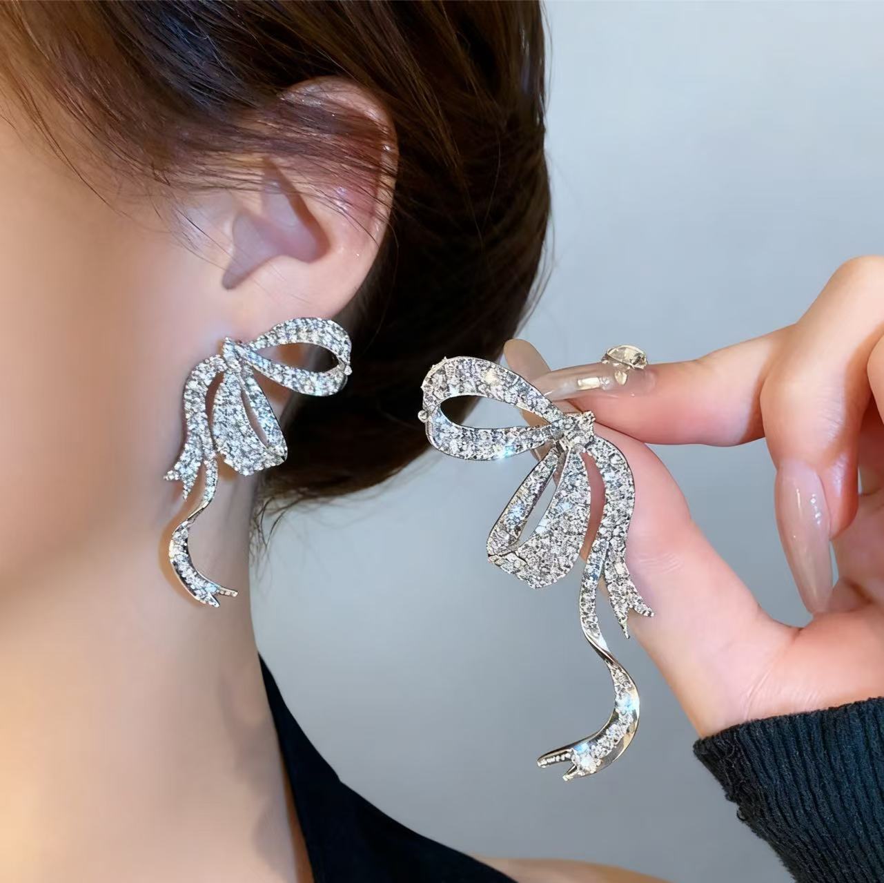 2025新款蝴蝶结耳钉女轻奢耳环小众设计感夸张高级耳饰新娘耳饰