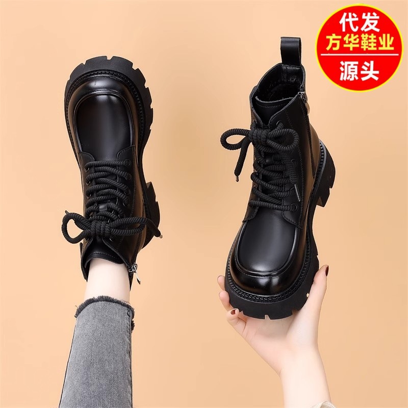 Thick-Soled Autumn and Winter Versatile Velvet Boots for Women 2025 New British Style Style Small Slim Boots