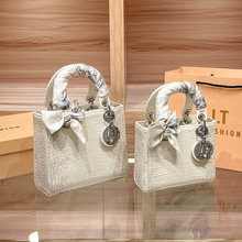 �羳�L��ϲ�R����2026�¿�W�����Ƹ߼���Ůʿ����б���һ����