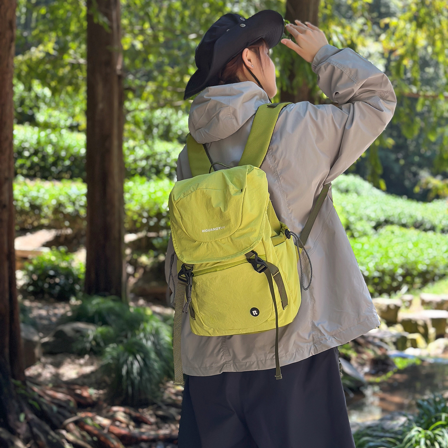 Casual, ligero y de gran capacidad, mochila de hombro para niños, mochila de estudiantes de color sólido simple, bolsa de montaña al aire libre.