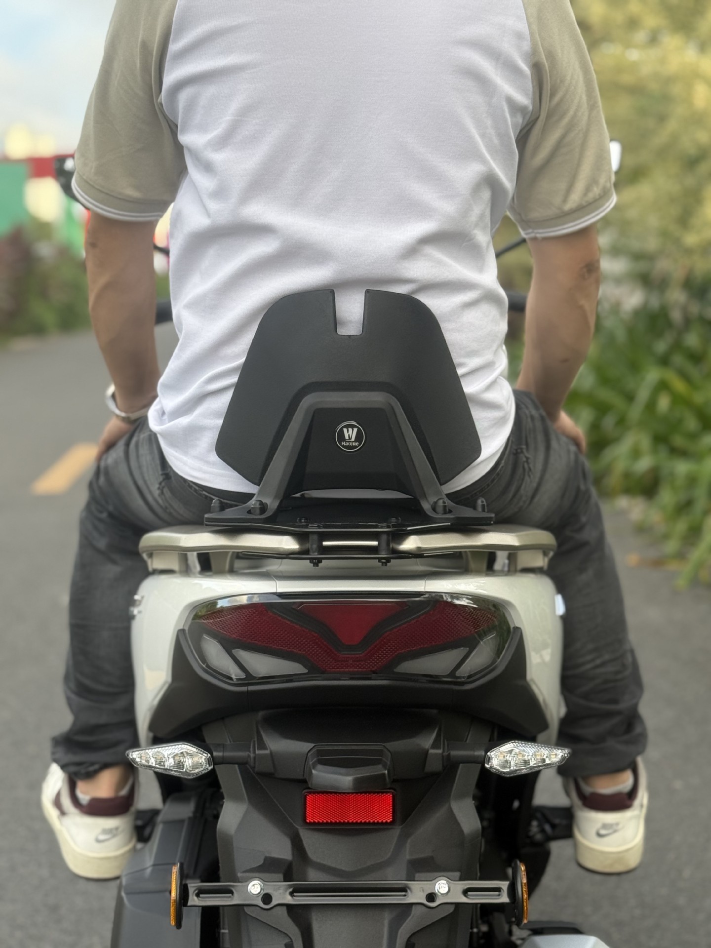 Suitable for Haojue Ufr150 Backrest Modified Ufr with Rear Passenger Backrest and Rear Passenger Lumbar Support for Non-Destructive Installation