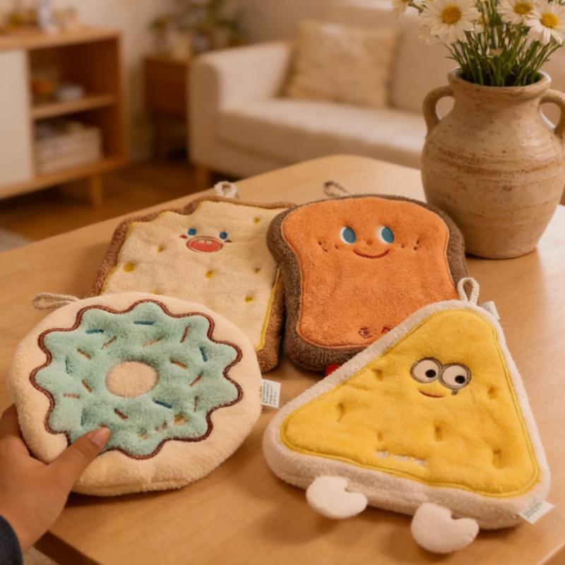Cartoon hand towel, cute and absorbent, household bathroom supplies, toilet towel, handkerchief, hand towel, small square towel