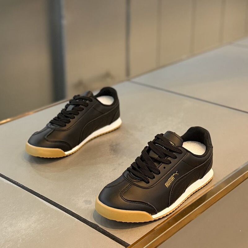 Retro Forrest Gump-style men's shoes, 2026 new collection, low-top, ultra-lightweight, soft-soled athletic shoes, breathable, durable, trendy, and casual sneakers