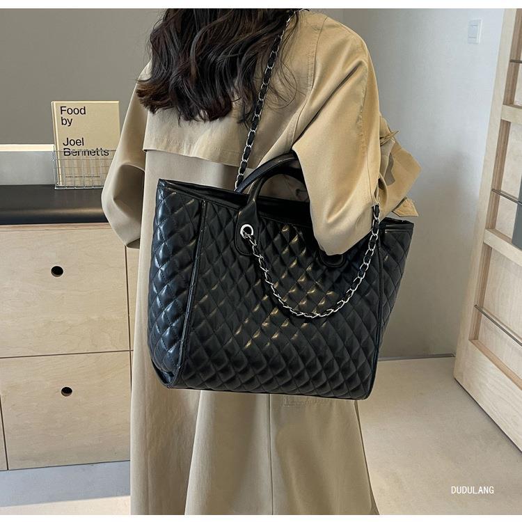 Women's rhombus large capacity women's bag 2024 new chain bag versatile hand held shoulder commuter style tote bag_voghion.com