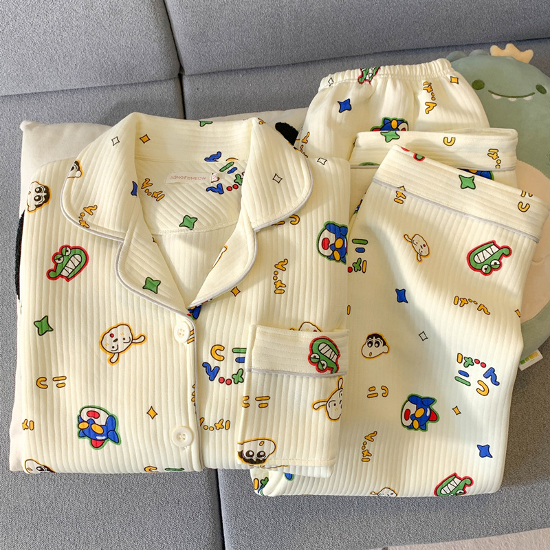 Lápices japoneses pequeños nuevos pijamas de algodón de aire primavera / otoño / invierno mezclado lindo cálido dibujos animados conjunto de ropa para el hogar