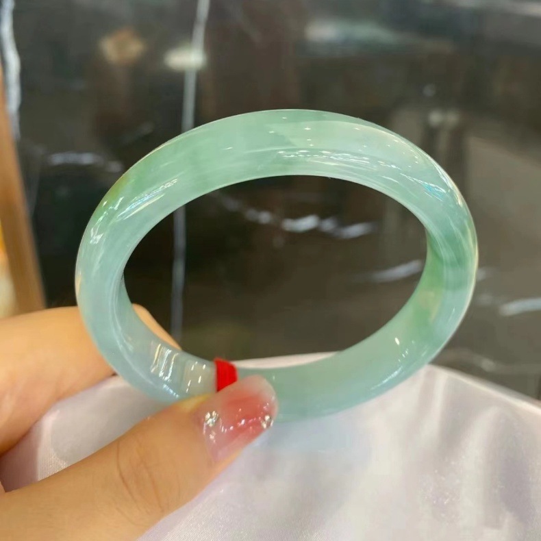 Vòng tay ngọc bích tự nhiên Myanmar loại băng A, đường kính trong 52–64 mm chi tiết 1