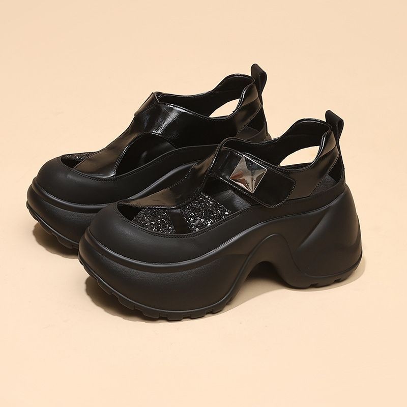 2026 verano nuevo estilo de moda hombre pequeño sale sandalias de mujer multifuncional muffin hueco para aumentar la altura de las zapatillas