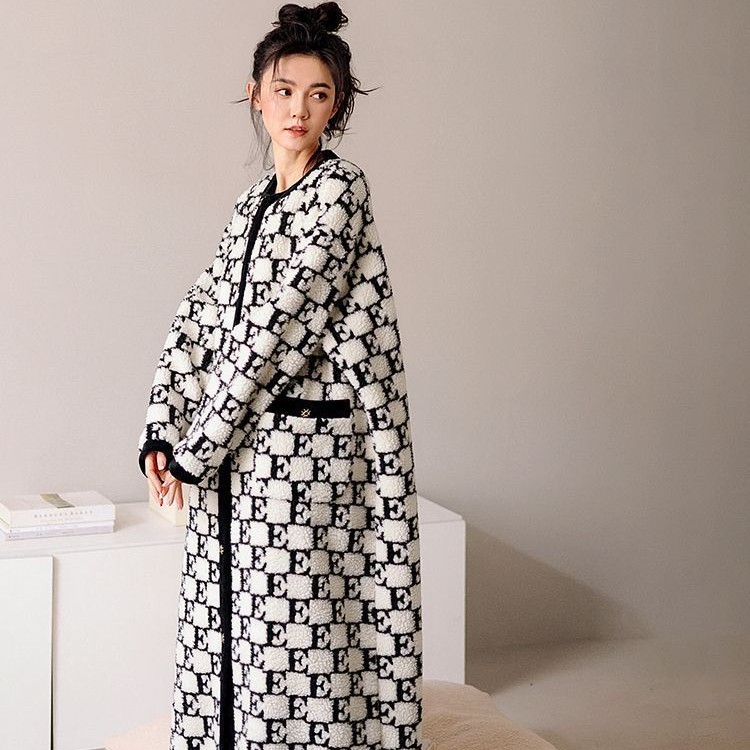 胖mm特大码睡衣女冬季保暖加绒加厚珊瑚绒睡袍家居服宽松2-300斤