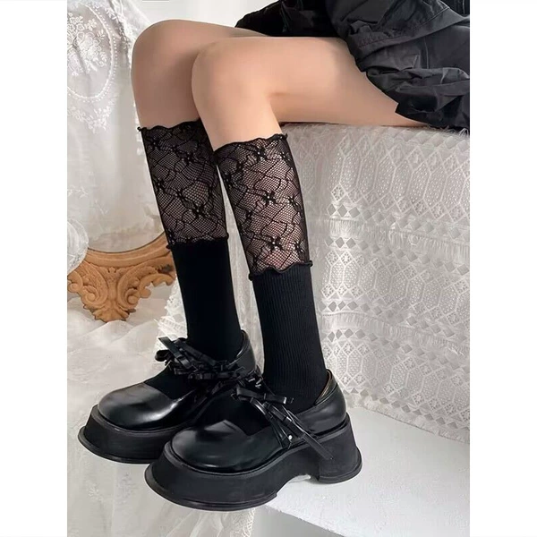 Lace stitching [black] calf socks