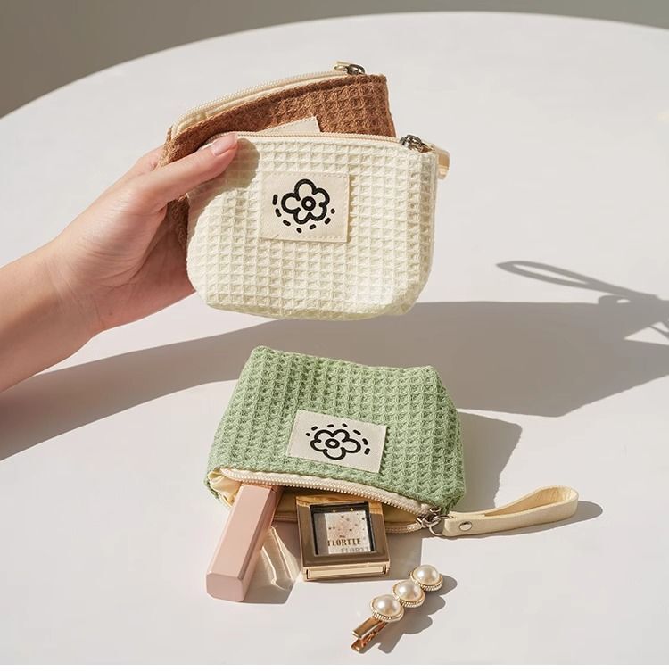 Mini Waffle Cosmetic Bag Lipstick Coin Purse Cosmetic Portable Ins Style Student Bluetooth Headset Storage Bag