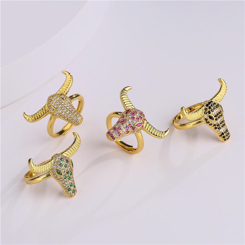 Retro Cattle Copper Inlaid Zircon Open Ring display picture 1