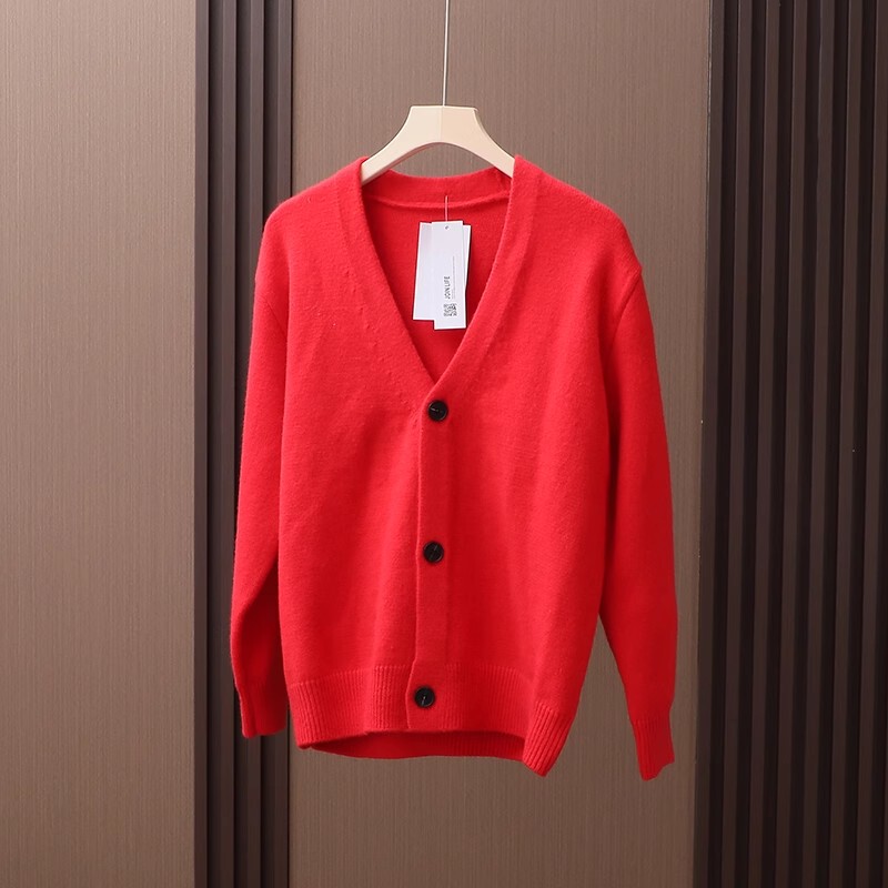 Designer line! V-neck cardigan! Autumn and winter new men's red solid color fashion sweater sweater coat tide Designer line! V-neck cardigan! Autumn and winter new men's red solid color fashion sweater sweater coat tide