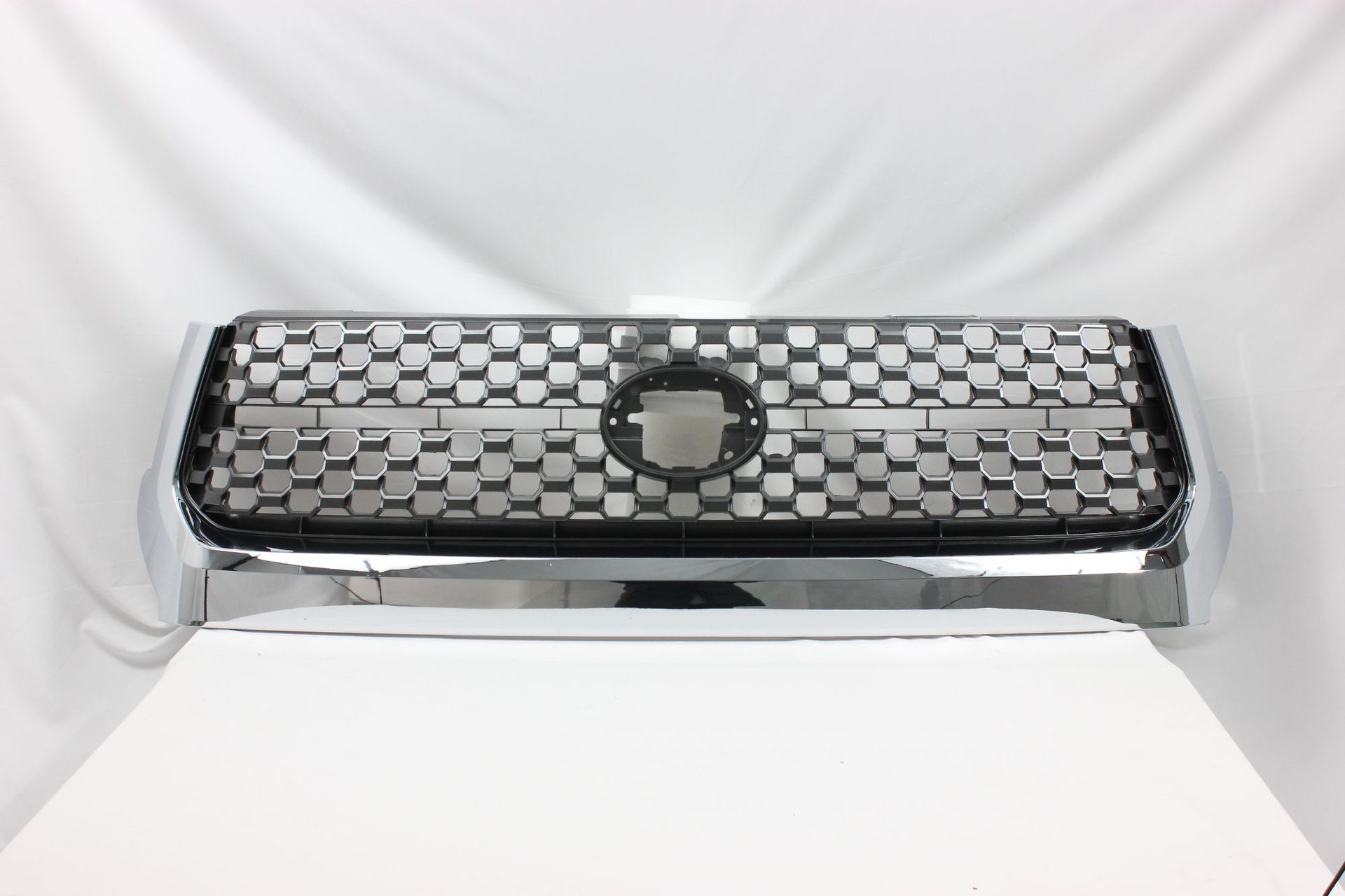 Suitable for 14-21 Toyota Tundra Front Grille Electroplated Grille Front Bumper Air Intake Grille 53101-0C021