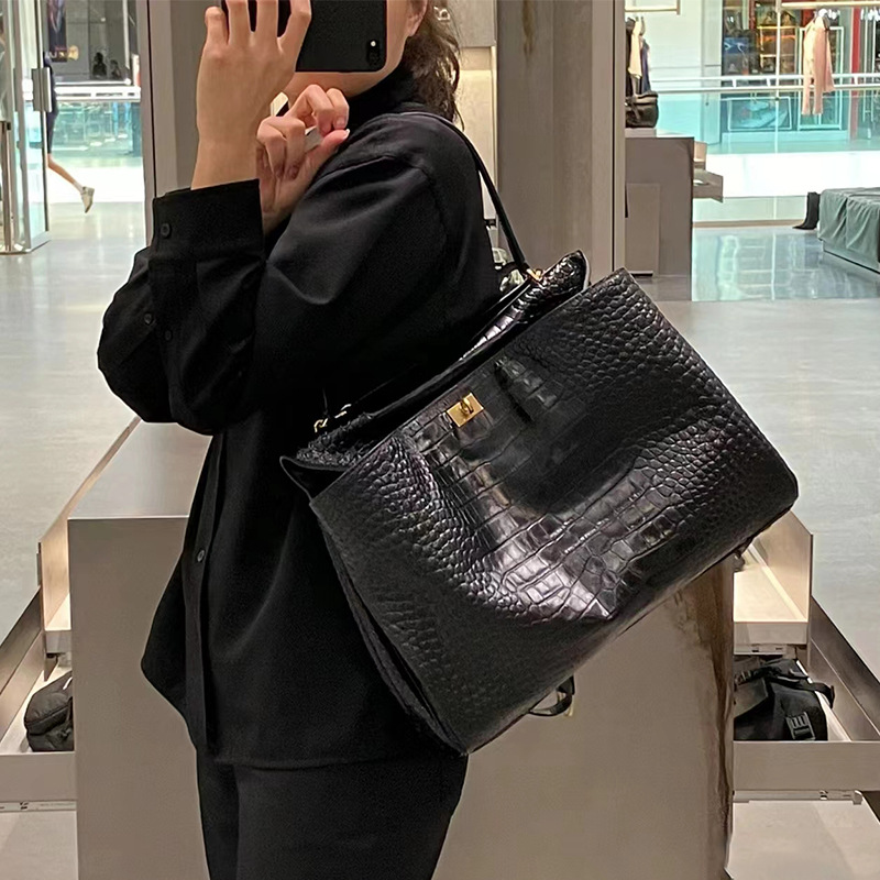 악어 인쇄 블랙 골드 라벨 매체