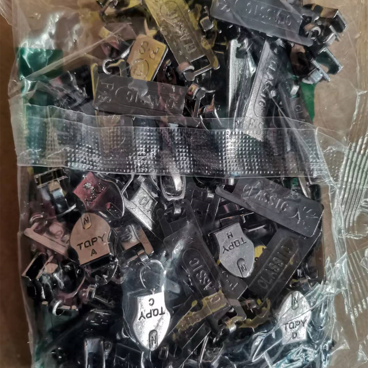 尼龙反拉拉链头-2