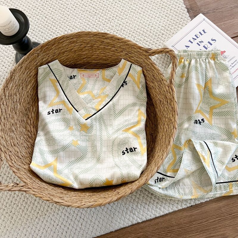 Pijamas de verano al por mayor transfronterizos de seda de manga corta delgada y suelta de cuello en V de mujer simulación de dibujos animados set de ropa para el hogar