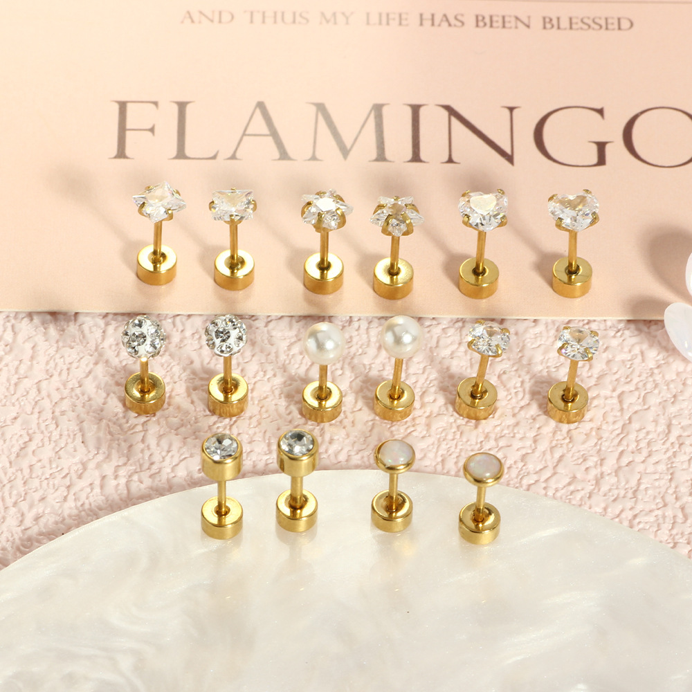 Pointed titanium steel lip stud product view