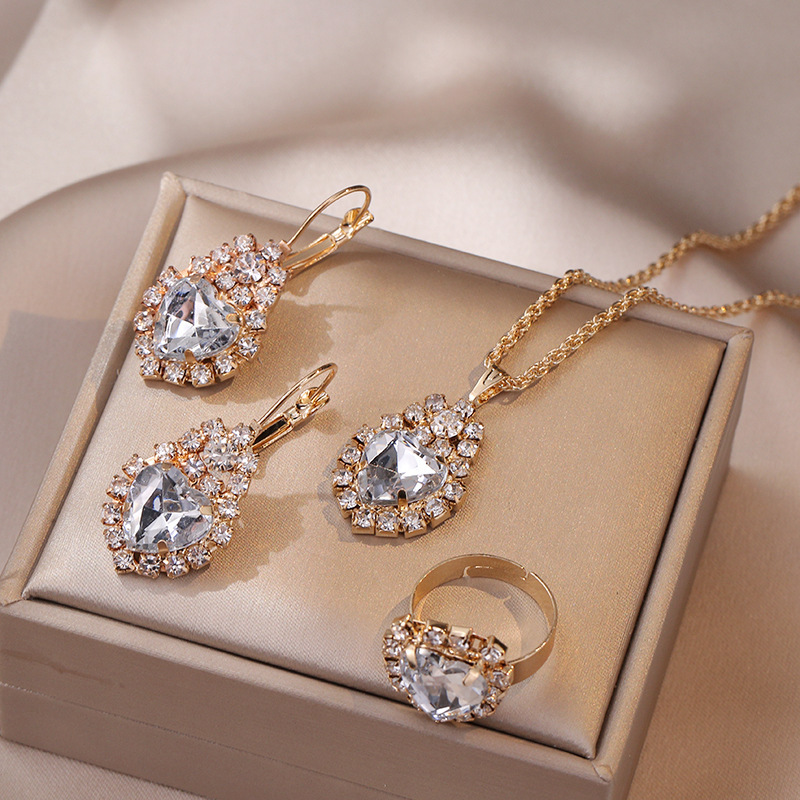 collana donna rete rosso zircone nicchia versatile orecchini ciondolo set metallo clavicola catena fabbrica_voghion.com