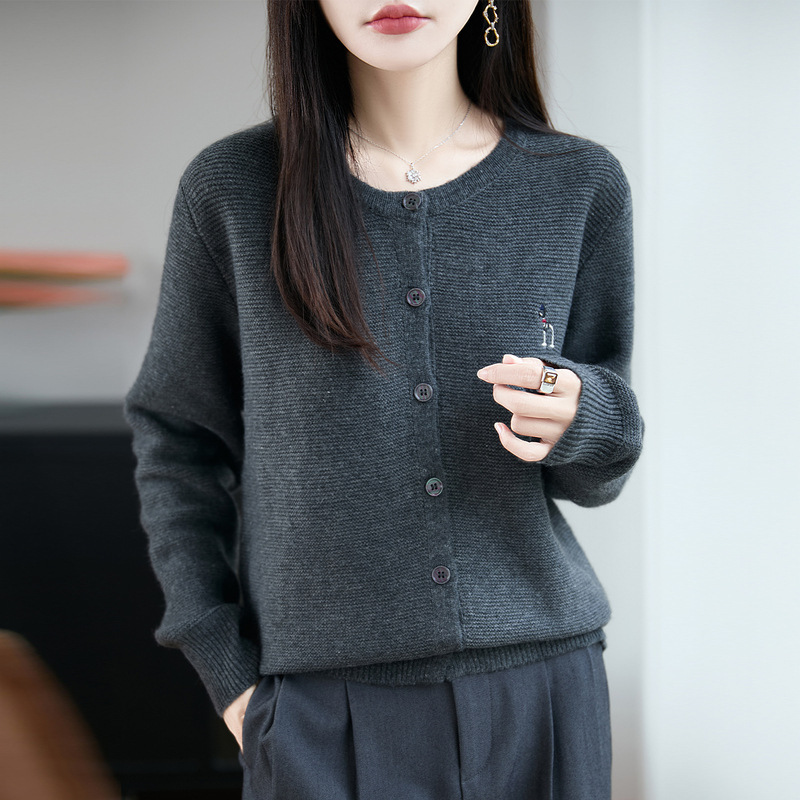 25年秋冬新款浣熊绒圆领针织开衫长袖女刺绣字母宽松百搭上衣外套|undefined