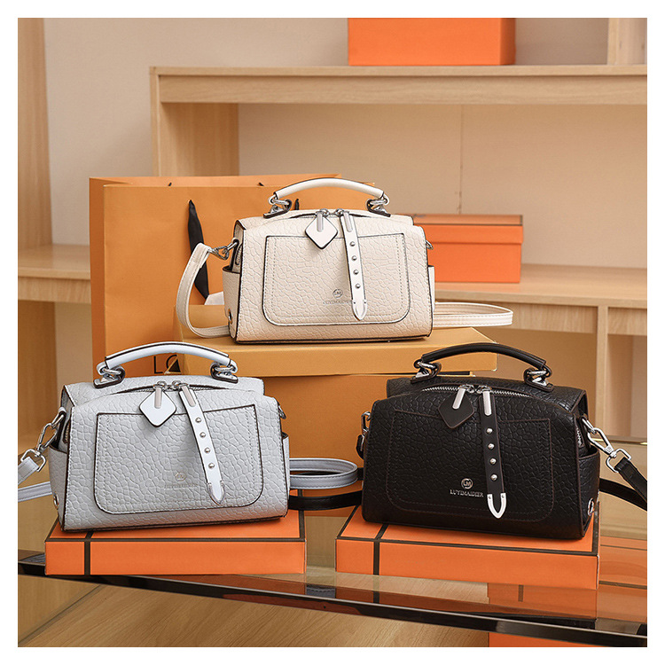 Pendolarismo Simplicity Handheld Boston Women's Premium Pillow 2024 Nuova borsa a tracolla monospalla casual alla moda_voghion.com