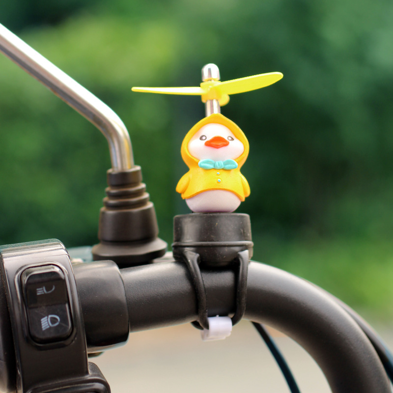 Lindo molino de viento bicicleta bicicleta eléctrica decoración de motocicleta patito decoración de coche celebridad de Internet animal de dibujos animados