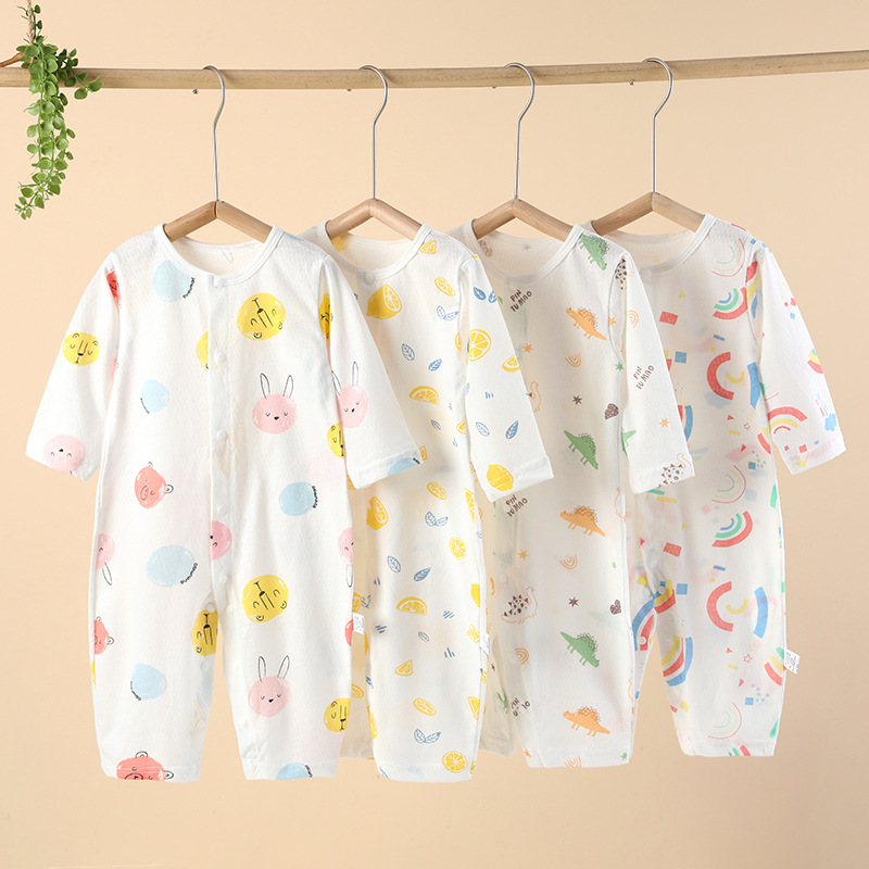 Venta al por mayor bebé mono primavera y verano delgada aire acondicionado ropa bebé pijamas manga larga mameluco recién nacido Ropa