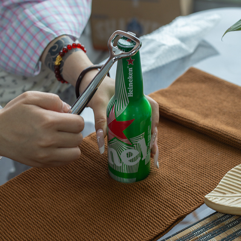 Abridor de botellas de alta gama, abridor de botellas grueso y resistente, abridor manual personalizado de aleación de zinc engrosado y creativo.