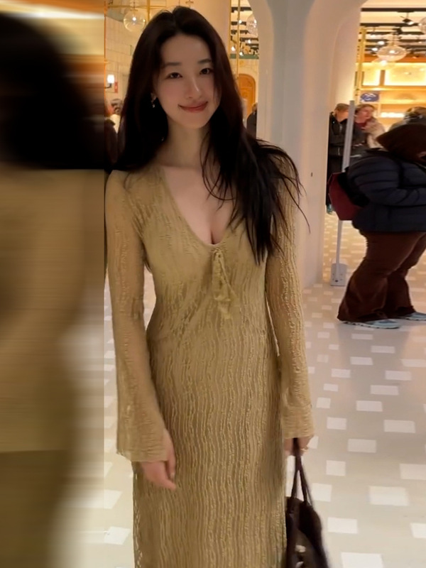 2025新款法式v领蕾丝针织长袖连衣裙子女早秋季修身掐腰包臀长裙|undefined