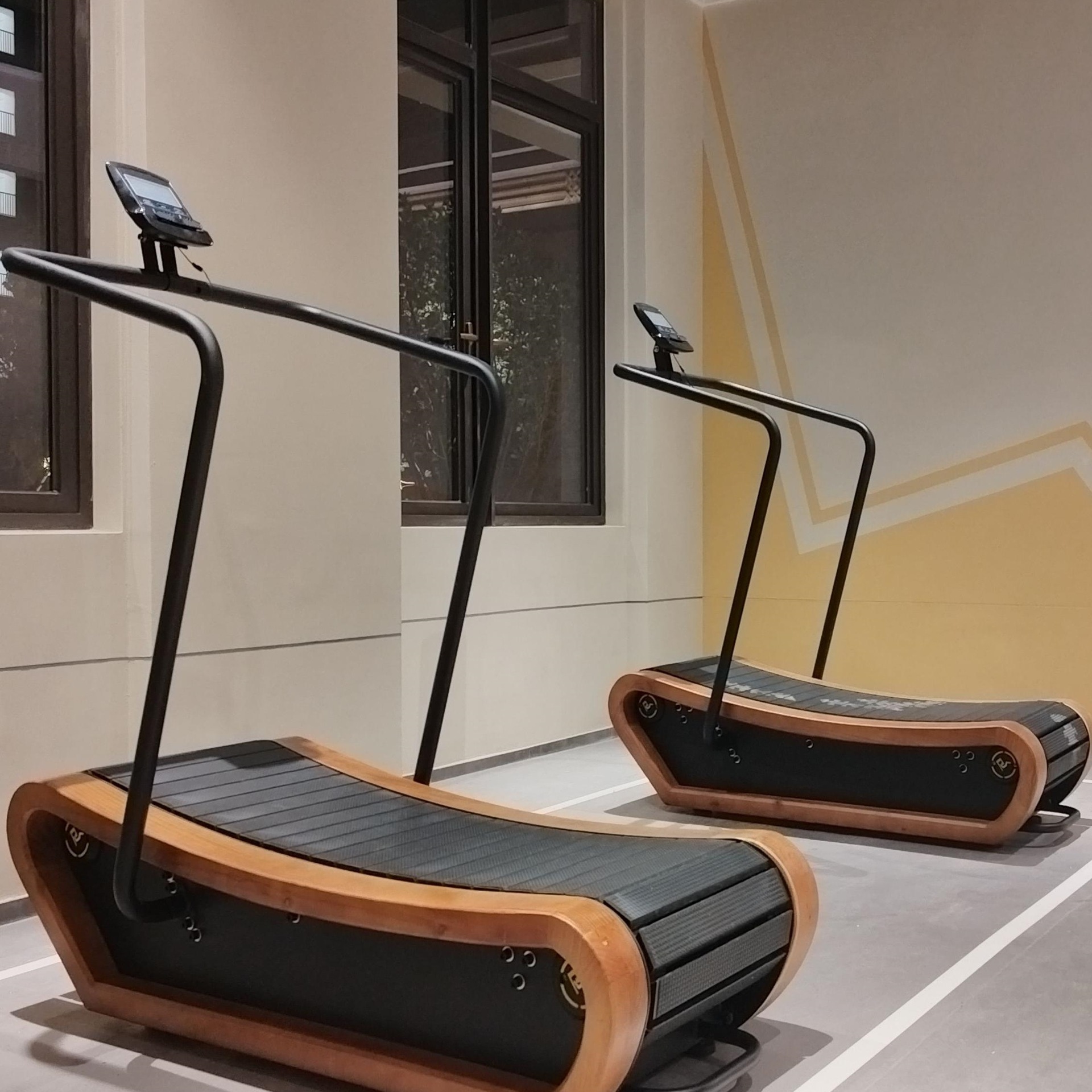 Caminadora de correr sin potencia sin conexión eléctrica gimnasio de arco estudio comercial equipo de ejercicios domésticos multifuncional a gran escala