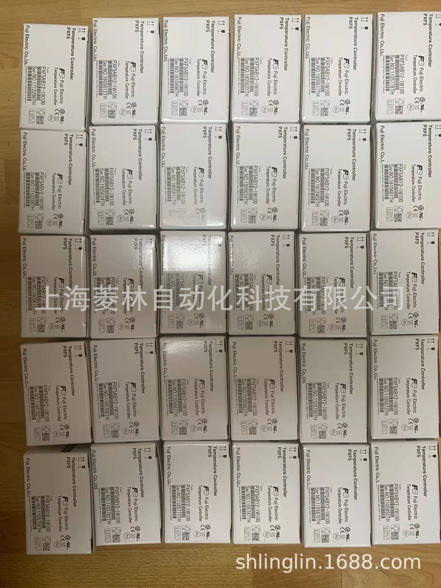 富士控制器PXR5TAY1-8WM00-C PXR5TEY1-8WM00-C