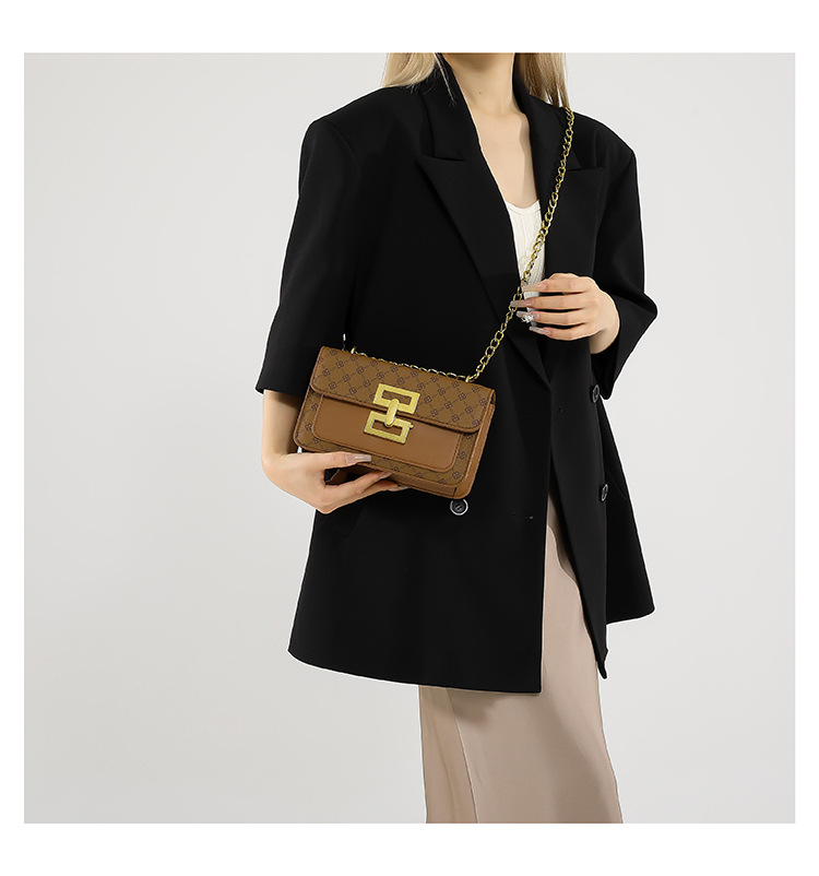 High-end texture, retro single-shoulder women's 2024 autumn new trendy and versatile chain crossbody small square bag undefined