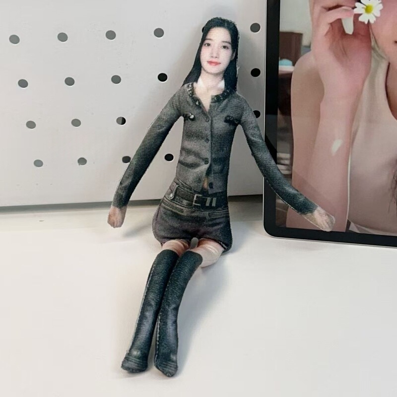 New Model of Lu Yu Xiao's Abstract Mouse Doll Toy, Freely Poseable, Full Skeleton with No White Edges