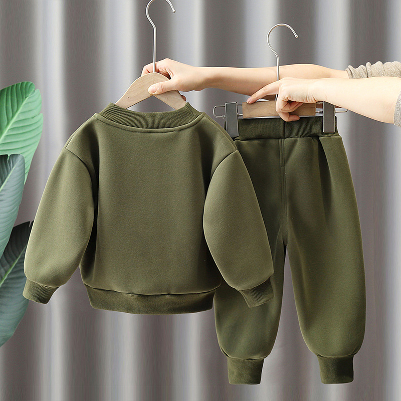 6367 Traje de suéter de terciopelo para niños y niños 2025 otoño e invierno nuevo estilo bebé invierno traje de dos piezas de terciopelo