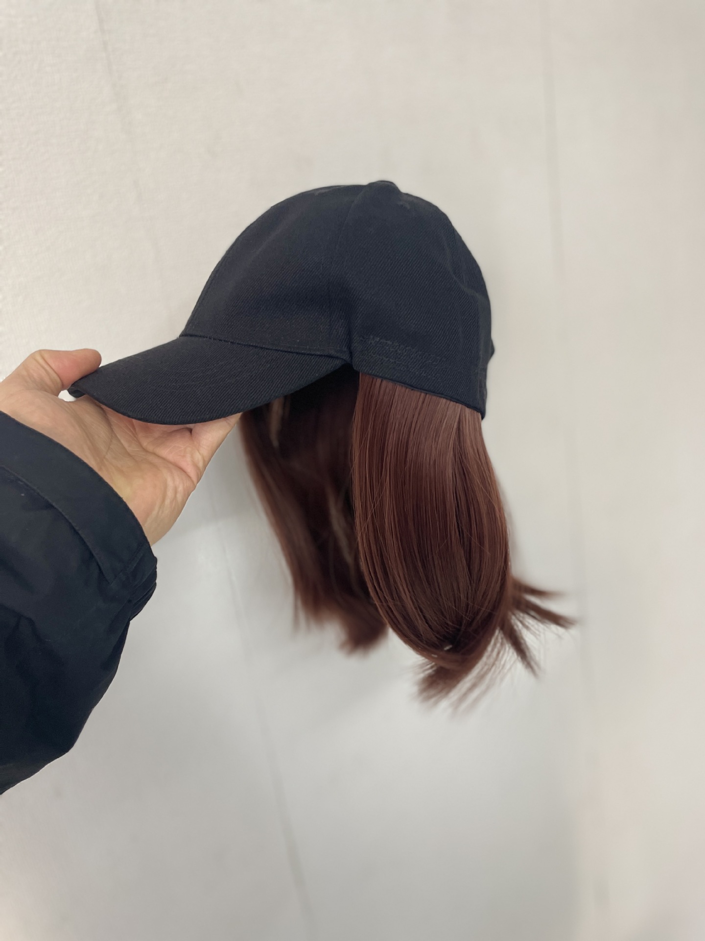 Perücke schwarz kurzer Bob glatte Perücke schwarzer Entenschnabelhut Perücke Anpassung Hut Perücke_voghion.com