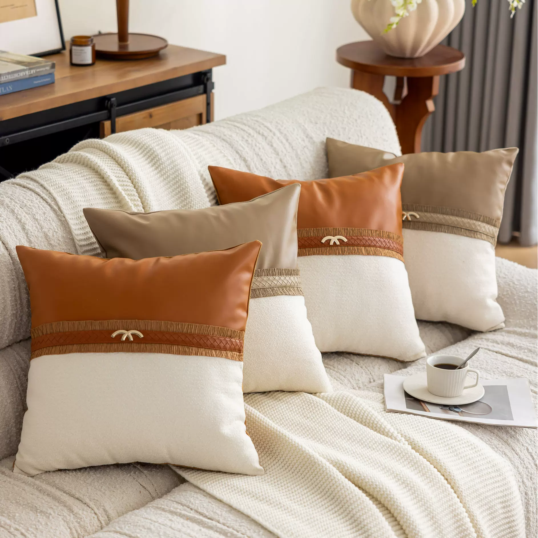 新款设计海鸥logo仿皮革拼接沙发抱枕套轻奢酒店靠枕别墅床头靠垫