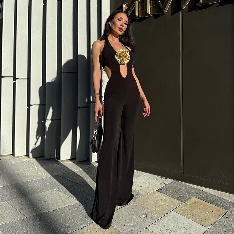 Verano de 2025 nuevo estilo transfronterizo europeo y americano pantalones de estilo estereoscópico flor caliente estilo delgado personalidad de ropa de mujer cuello colgante