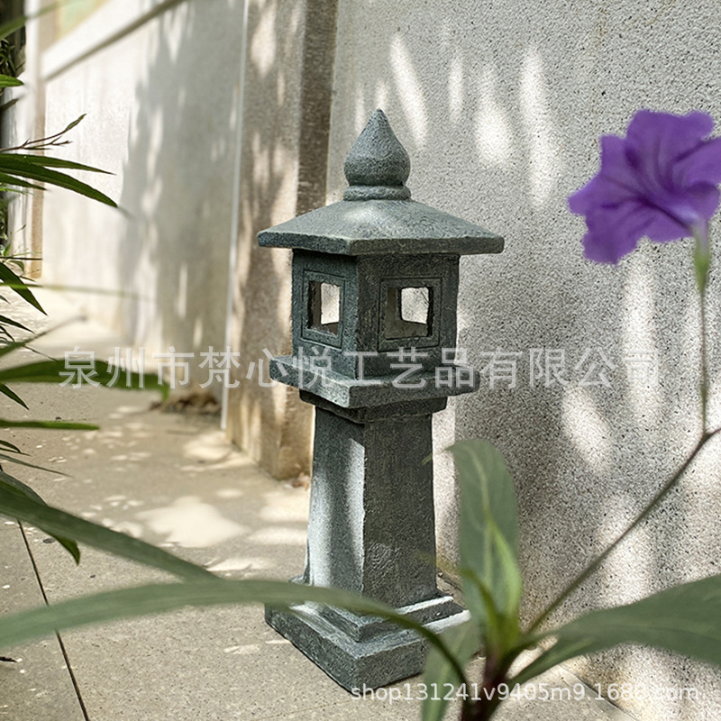 Japanese-Style Large Stone Pagoda Lantern Ornament Zen Solar-Powered Stone Pagoda Temple Garden Courtyard Garden Large Palace Lantern