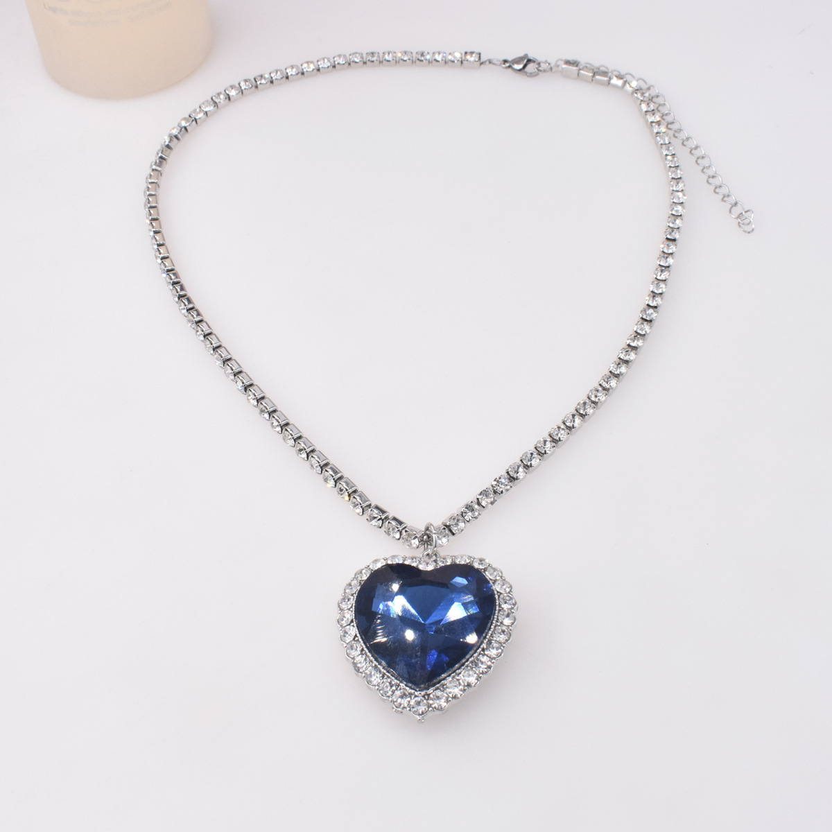 Korea New Fashion Trendy Diamond Sea Heart Necklace display picture 2