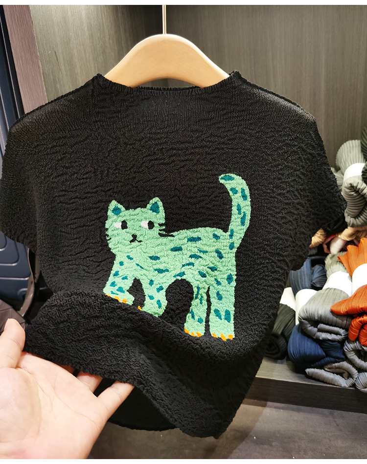 Áo thun nữ cổ tròn xếp ly nhẹ mỏng họa tiết mèo hoạt hình jacquard — đen, Màu trắng nhạt, màu xám chi tiết 18