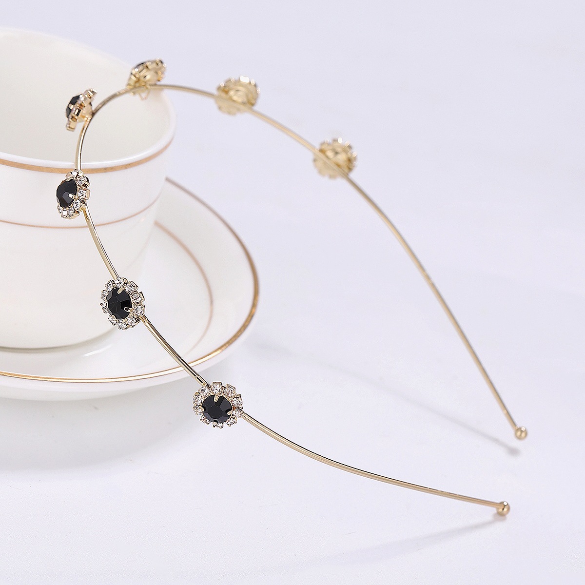 2013 Nuevo rhinestone sol flor diadema aleación aro versátil fuera antideslizante pelo presionando accesorios para el cabello al por mayor