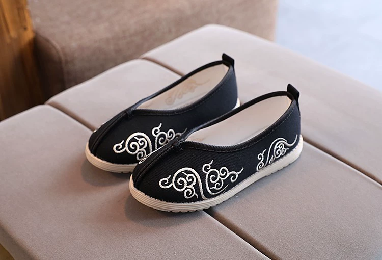 Обувь старого пекинского мальчика из ткани ручной работы