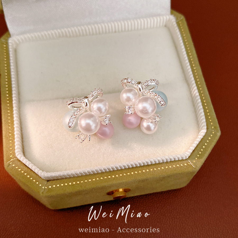 Aguja de plata con diamantes acrílicos perlas irregulares moda simple temperamento pendientes ligeros de lujo alta sensación de pendientes para mujeres