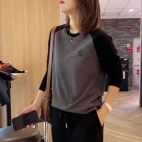 2025 Autumn/Winter Color-Blocking Stylish Mom's Wear Long-Sleeved Base Shirt Women's Plus Size Loose Belly-Hiding Thermal Fleece