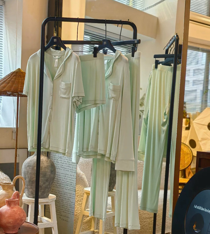 [Christmas] skim * s Kardashian Pajamas suit Solid Color Long Sleeve Pants Home Wear suit