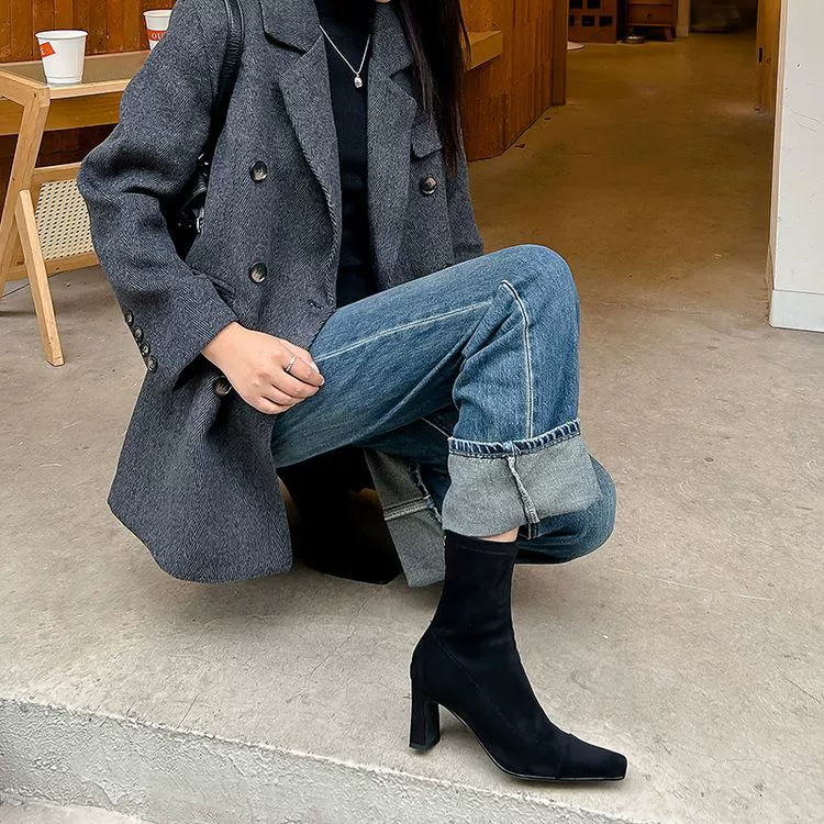 Маленькая квадратная голова толстая на высоком каблуке, эластичные тонкие сапоги, матовая матовая лапша, длинные ноги, корейская версия 33/40 размер простых женских сапог ~